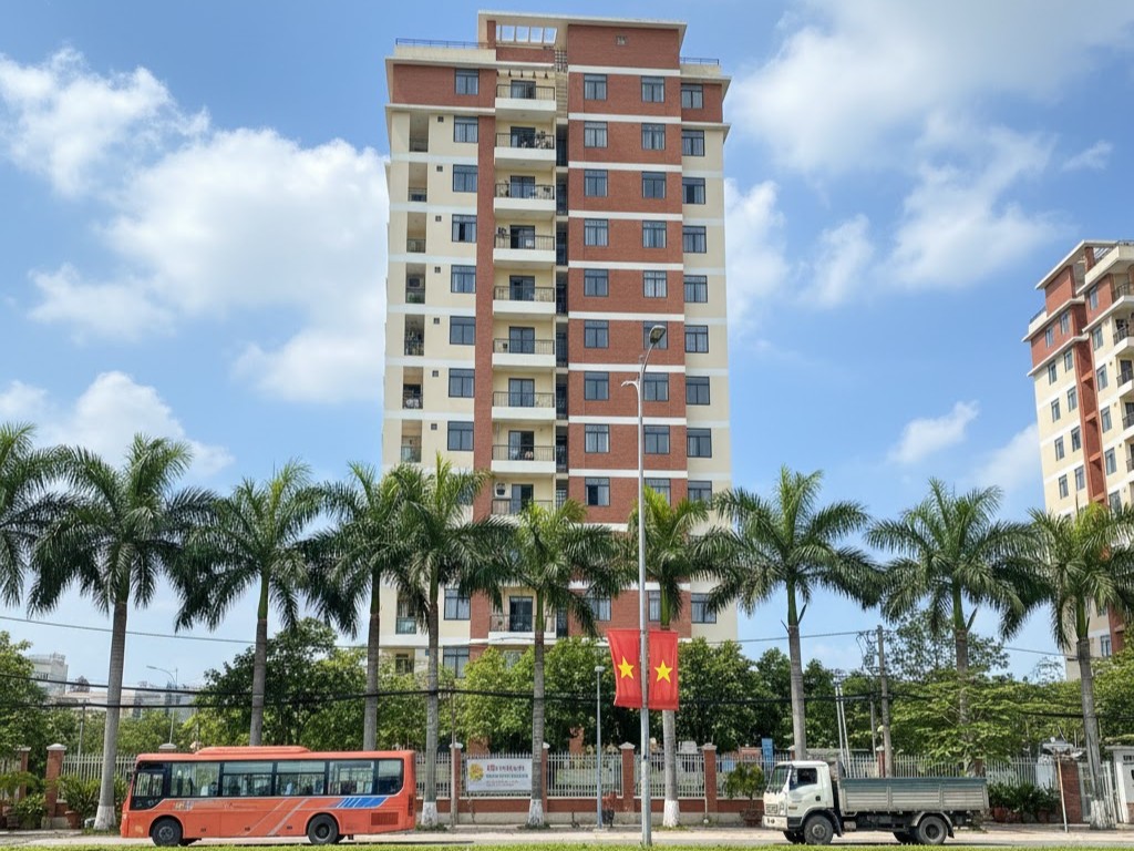 Tiện ích nội khu Chung cư A4 Nguyễn Văn Trỗi với hồ bơi và khu vui chơi