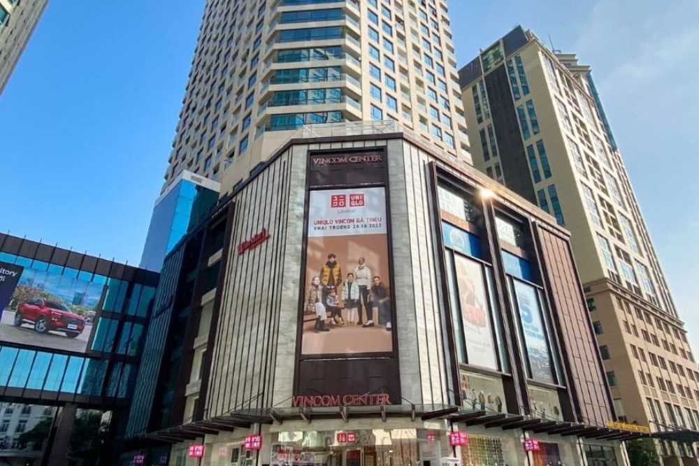 Phòng khách căn hộ Vincom Center Bà Triệu với thiết kế sang trọng và hiện đại