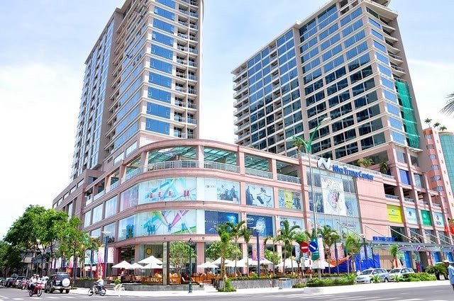 Tiện ích bể bơi và khu vực thư giãn tại Nha Trang Center