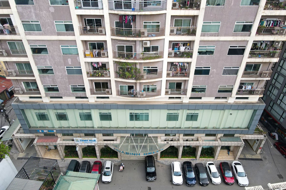 Toàn cảnh Hoa Binh Green Apartment với kiến trúc xanh bên Hồ Tây
