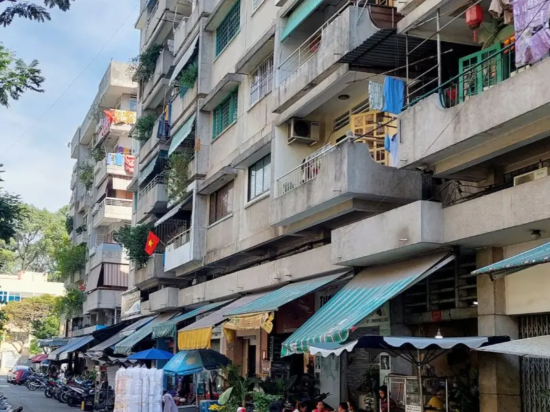 Top chung cư cũ Quận 5 không gian yên tĩnh, nơi lưu giữ nét kiến trúc xưa và cuộc sống giản dị, gần gũi của người Sài Gòn.