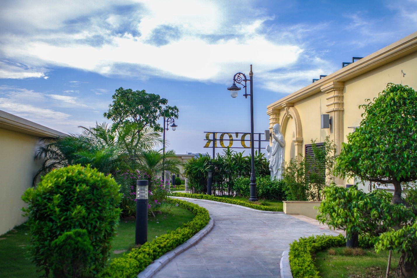 Khu vực lân cận Chung cư D’. Le Pont D’or - Hoàng Cầu