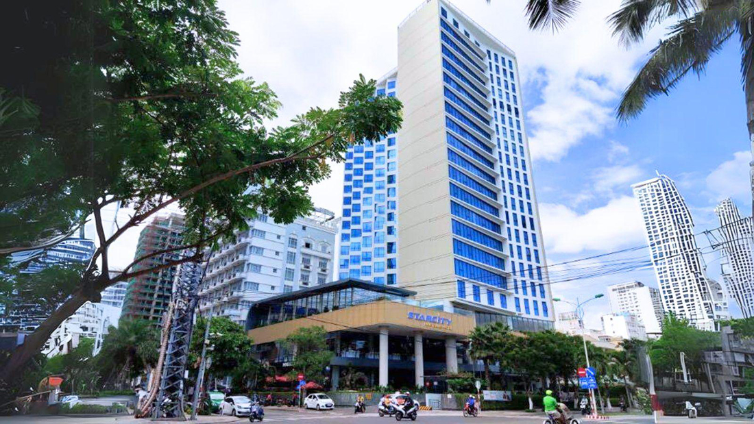 Toàn cảnh khách sạn và căn hộ Starcity Nha Trang trên đường Trần Phú