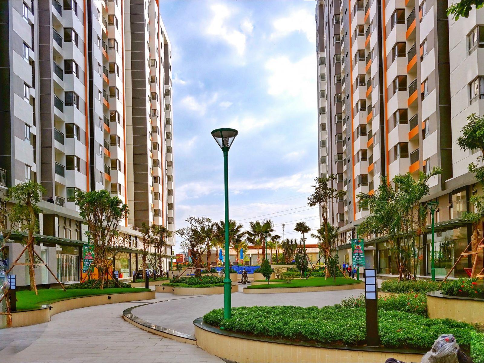 Công viên căn hộ Him Lam Phú An