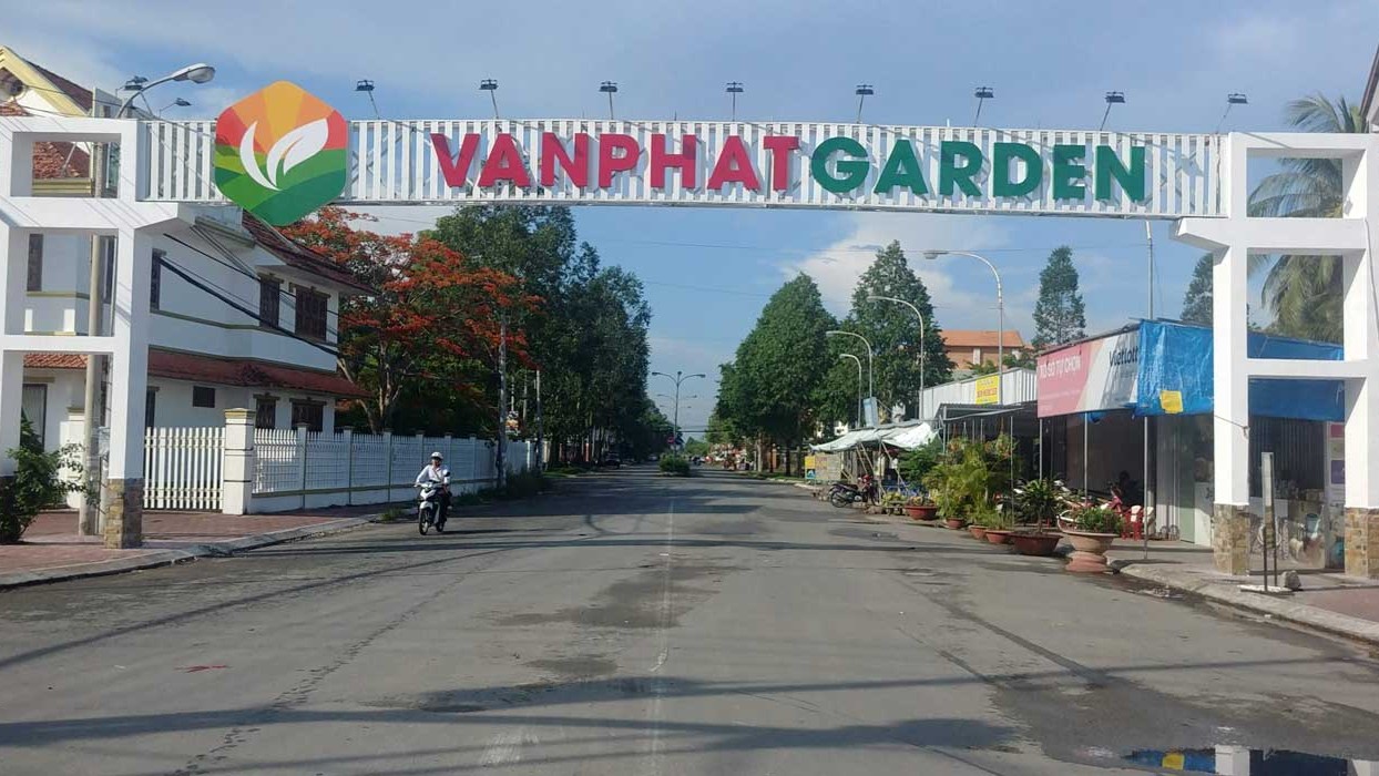 Phối cảnh cổng chào và trục đường chính Khu đô thị Vạn Phát Garden
