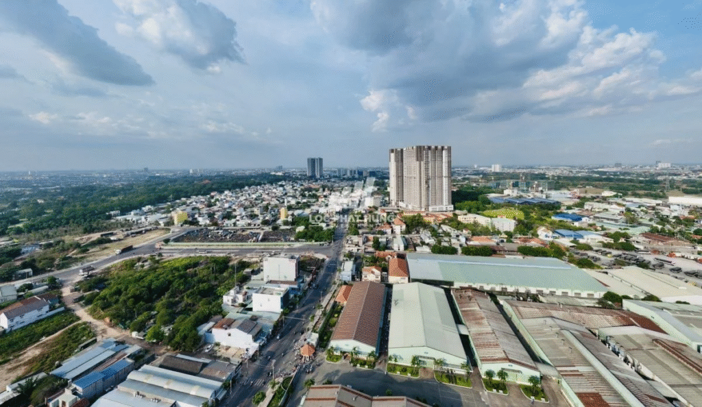 Opal Skyline bao quanh bởi hệ tiện ích ngoại khu đa dạng