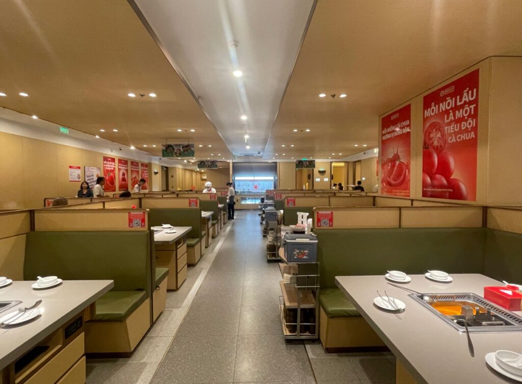 Không gian nhà hàng Haidilao tại Gigamall Phạm Văn Đồng