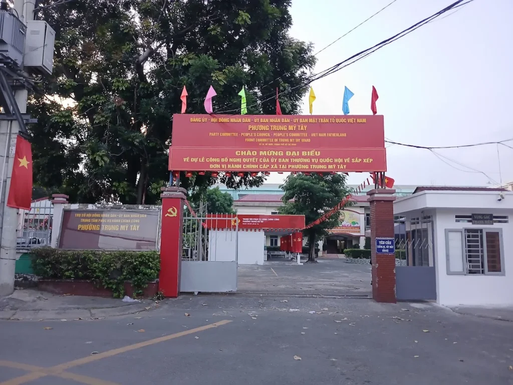 UBND phường Trung Mỹ Tây TPHCM