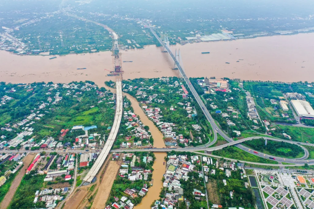 Toàn cảnh cầu Mỹ Thuận 2 và điểm đầu tuyến cao tốc Mỹ Thuận - Cần Thơ nhìn từ trên cao