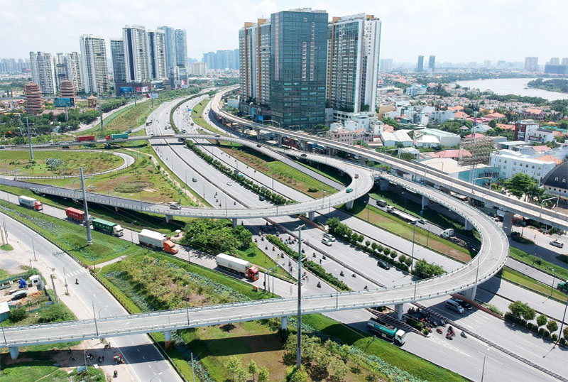 Toàn cảnh hạ tầng đô thị hiện đại gần các trường đại học ở Quận 12