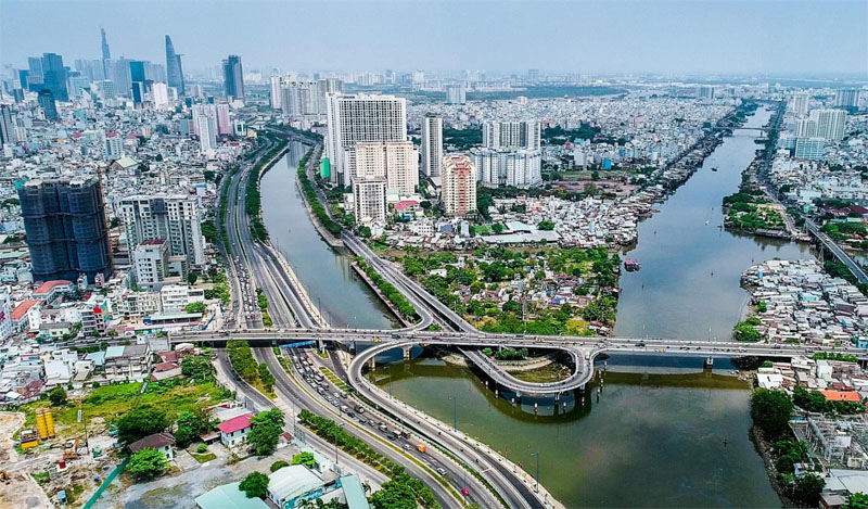 Danh sách các trường đại học ở Quận 4 hiện nay Toàn cảnh Quận 4 TP.HCM nhìn từ trên cao với kênh rạch, cầu đường và khu dân cư dày đặc