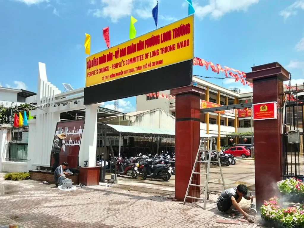 Trụ sở UBND phường Long Trường tại 1341 Nguyễn Duy Trinh