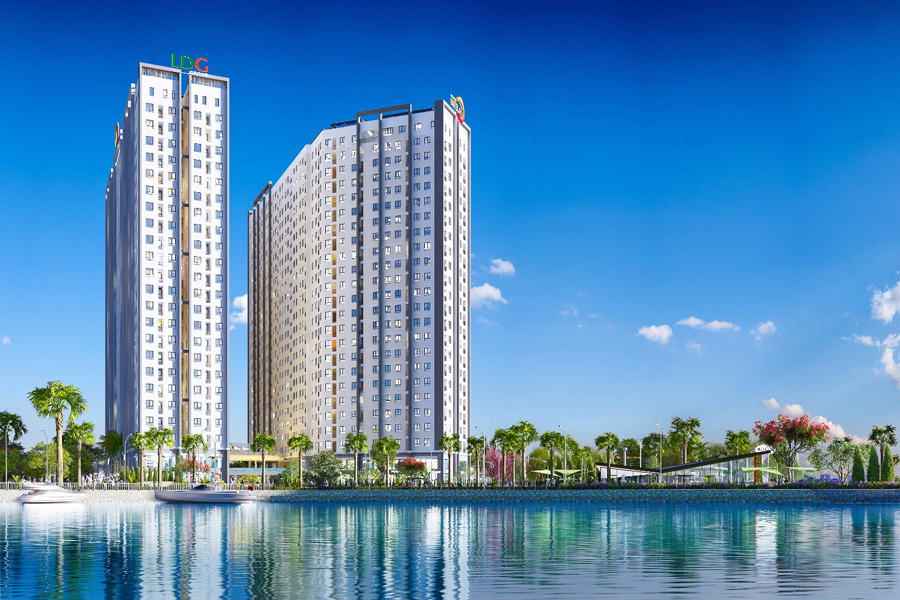 Phối cảnh hai tòa tháp căn hộ cao tầng của dự án Saigon Intela nằm ngay cạnh bờ sông thoáng mát dưới nền trời xanh