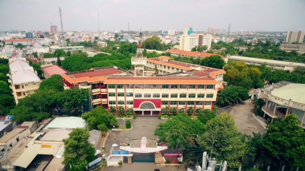 Sinh viên học viện Công nghệ Bưu chính Viễn thông TPHCM