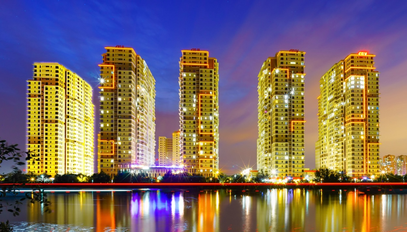 So sánh chung cư Sky Garden Quận 7 và Era Town với góc nhìn toàn cảnh Era Town về đêm