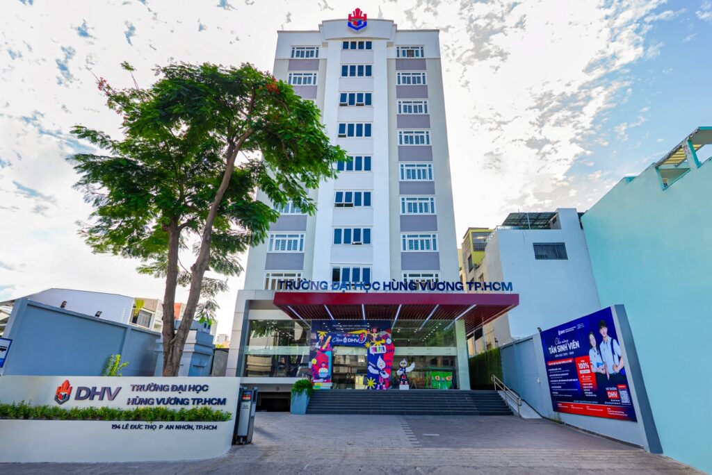 Sinh viên Trường Đại học Hùng Vương TPHCM