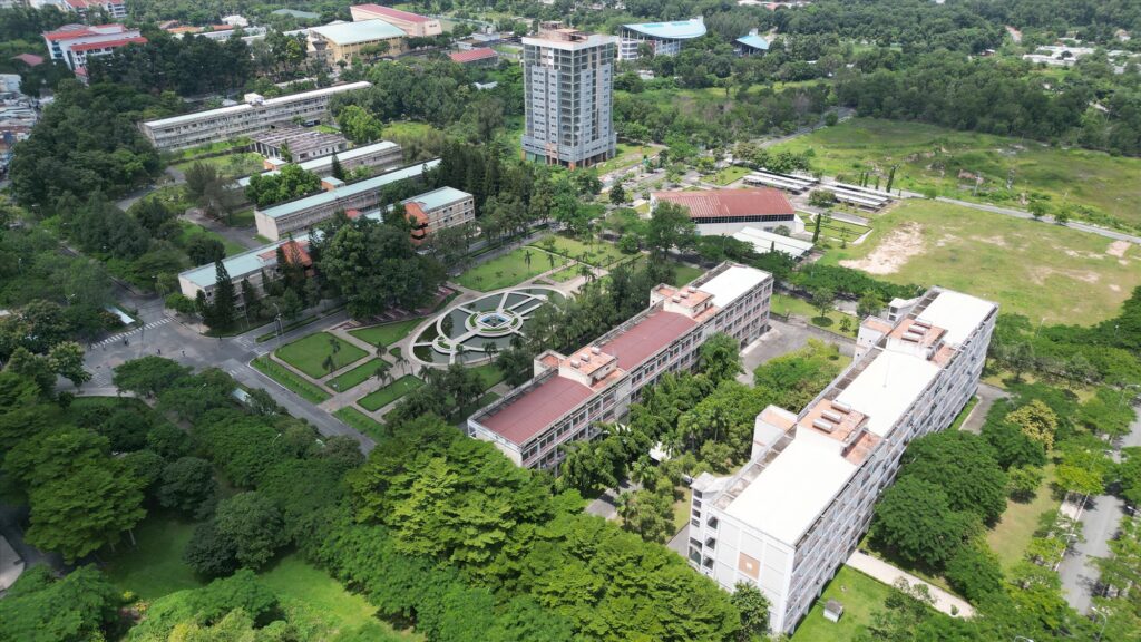 Khám phá chi tiết Đại học Khoa học Tự nhiên TPHCM Toàn cảnh khuôn viên hiện đại của trường đại học Khoa học Tự nhiên TPHCM