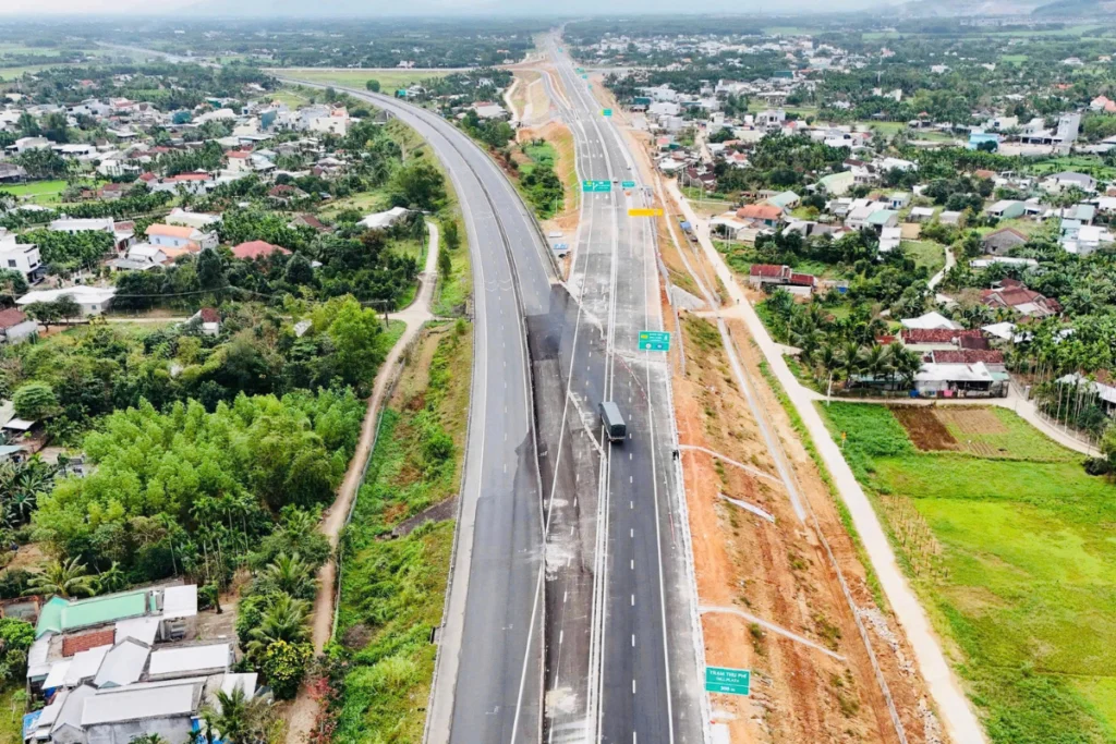 Cao tốc Quảng Ngãi – Hoài Nhơn: Cung đường mới miền Trung Cao tốc Quảng Ngãi – Hoài Nhơn: Cung đường mới miền Trung