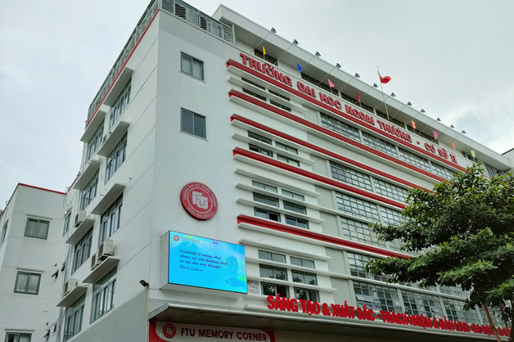 Mặt tiền Trường Đại học Ngoại thương TP.HCM tại đường D5, phường Thạnh Mỹ Tây
