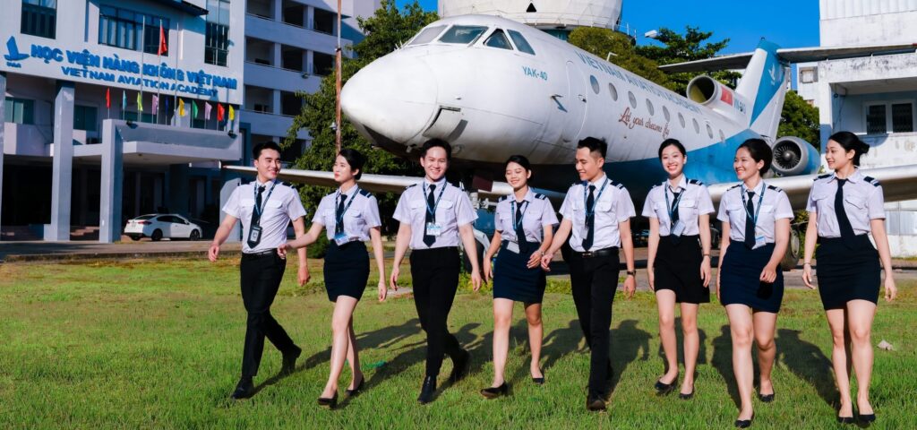 Học viện Hàng không Việt Nam là một trong các trường đại học ở Phú Nhuận với mặt tiền hiện đại 