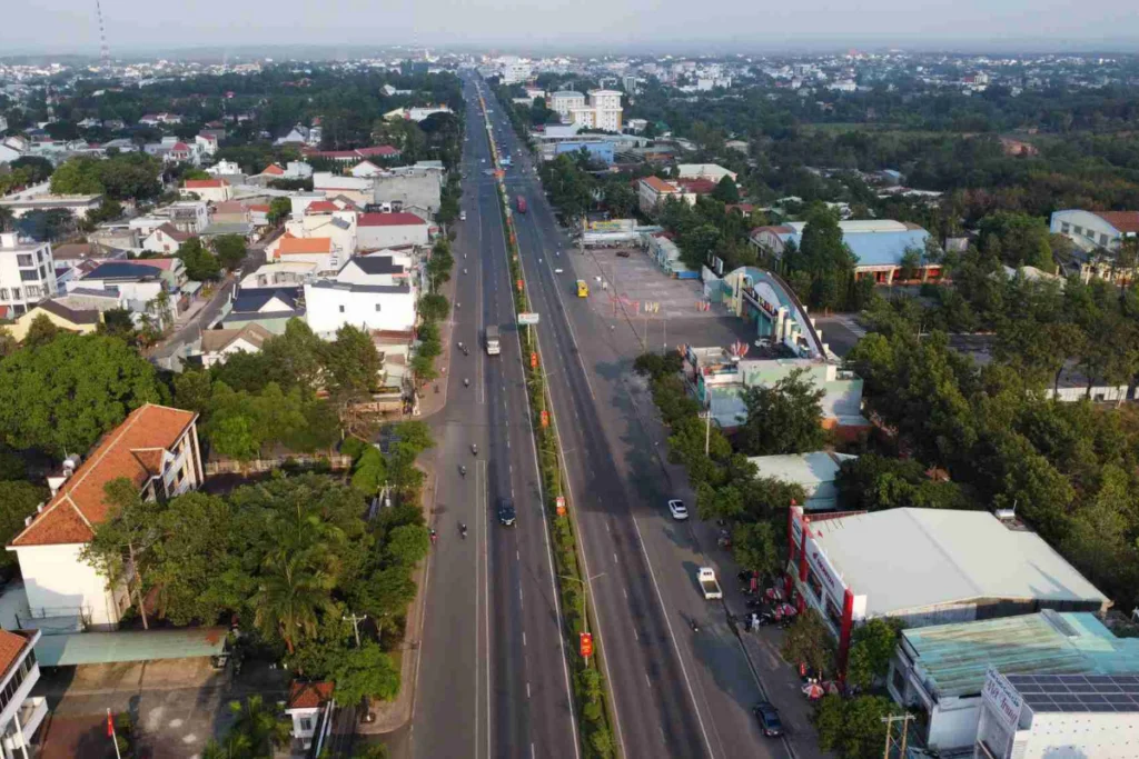 Hoạt động giao thương và các dịch vụ logistics dọc theo trục Quốc lộ 14 đoạn qua khu vực Chơn Thành
