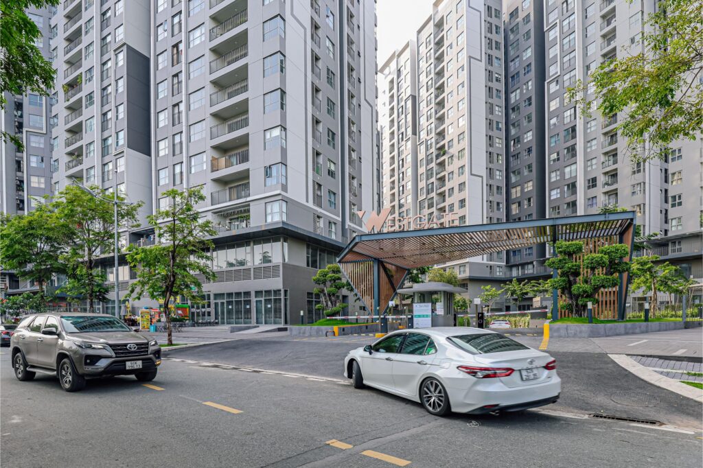 Khuôn viên công viên nội khu xanh mát tại review Westgate An Gia Bình Chánh