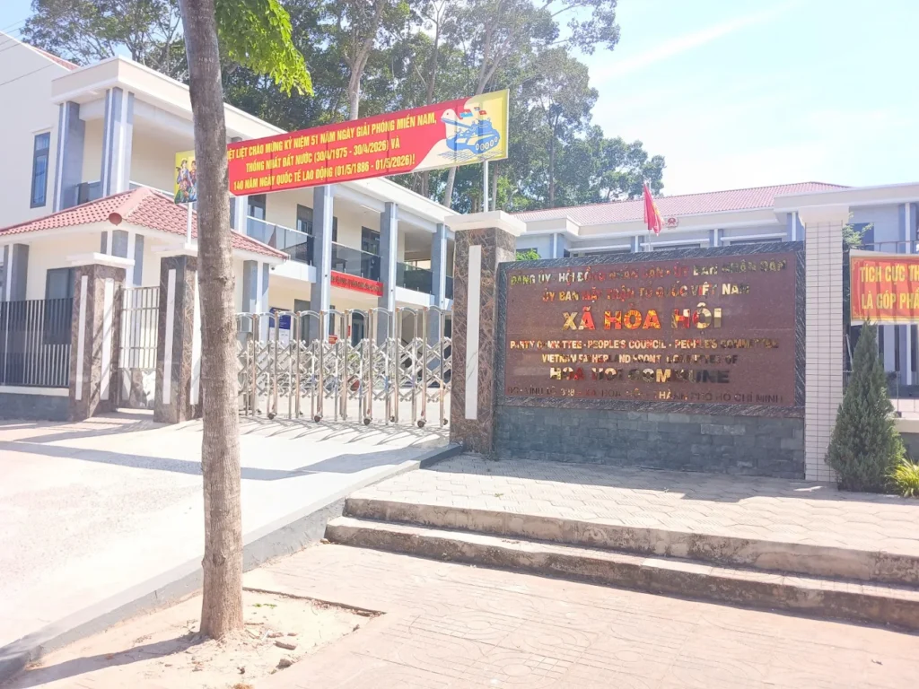 Trụ sở UBND xã Hòa Hội giải quyết nhiều thủ tục hành chính mới