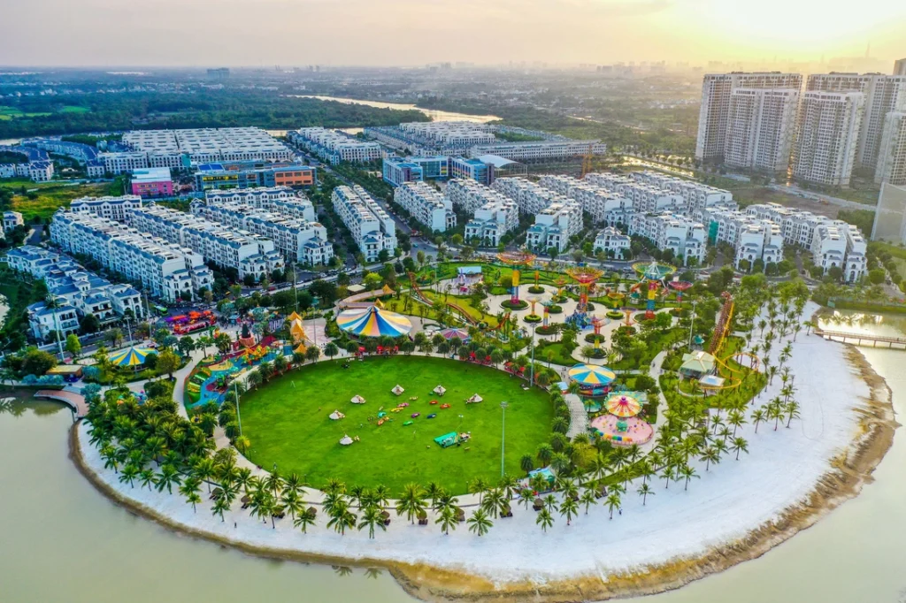 Toàn cảnh công viên nội khu đại đô thị Vinhomes Grand Park - chung cư HCM gần trường học bệnh việnToàn cảnh công viên nội khu đại đô thị Vinhomes Grand Park - chung cư HCM gần trường học bệnh viện