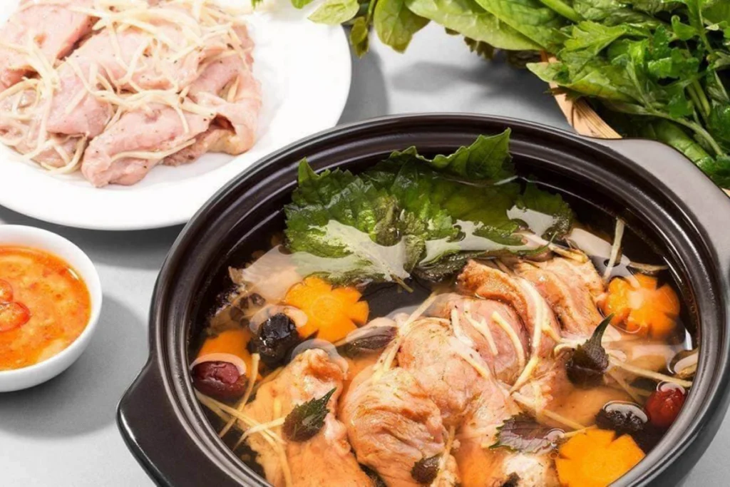 Trải nghiệm hương vị lẩu và nướng hấp dẫn tại các nhà hàng địa phương