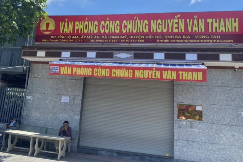 Trụ sở mặt tiền của Văn phòng công chứng Nguyễn Văn Thanh (tên gọi khác là VPCC Trần Thị Thảo Trang) nằm trên tuyến Tỉnh lộ 44A