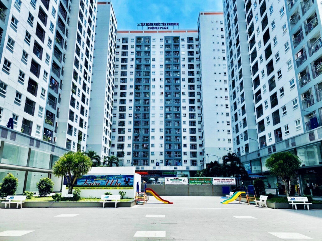 Không gian sống khi so sánh chung cư Prosper Plaza và Moonlight Residences