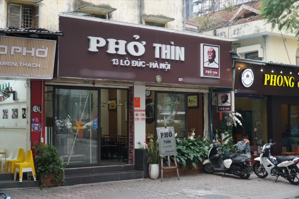 Không gian ẩm thực gia đình ấm cúng tại quán ăn ngon phường Long Trường