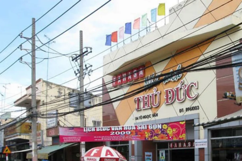 Khu vực trưng bày mô hình và đồ chơi trí tuệ
