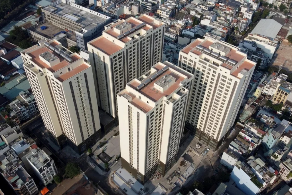 Nhiều đối tượng lừa đảo lợi dụng hình ảnh các dự án khang trang để rao bán suất ngoại giao hoặc thu phí bôi trơn trái phép