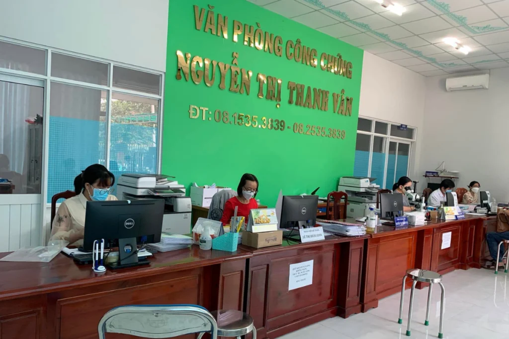 Không gian quầy tiếp nhận hồ sơ của Văn phòng công chứng Nguyễn Thị Thanh Vân
