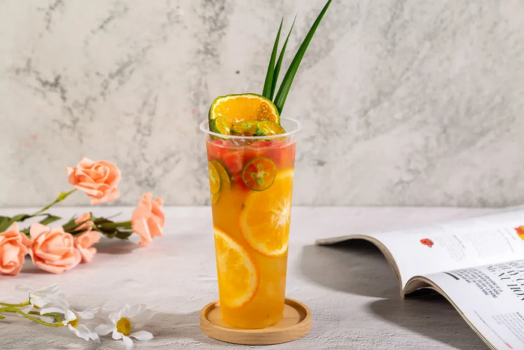 Trà trái cây nhiệt đới mang lại cảm giác thanh mát và giải nhiệt hiệu quả