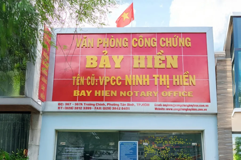 Văn phòng công chứng Bảy Hiền tọa lạc trên trục đường Trường Chinh sầm uất