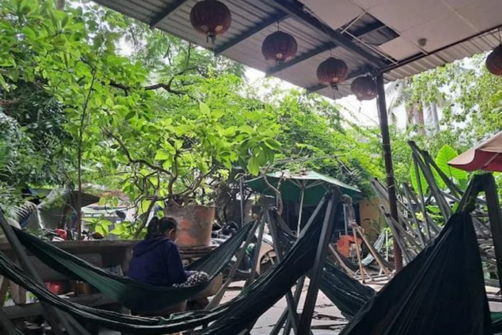 Không gian nghỉ ngơi yên tĩnh với các thức uống thanh mát
