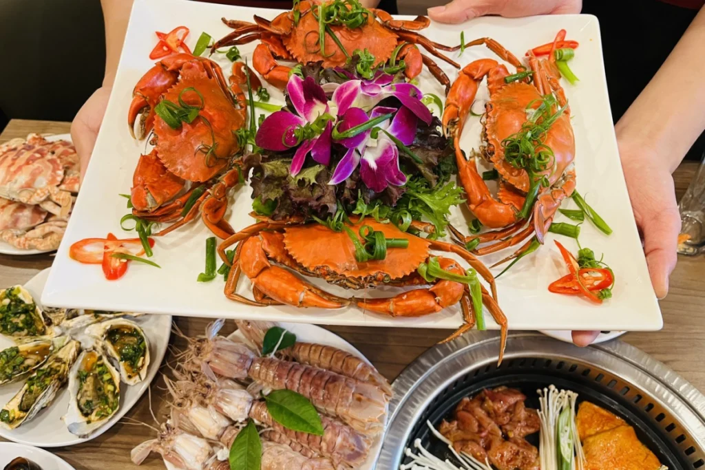 Thưởng thức hải sản tươi sống