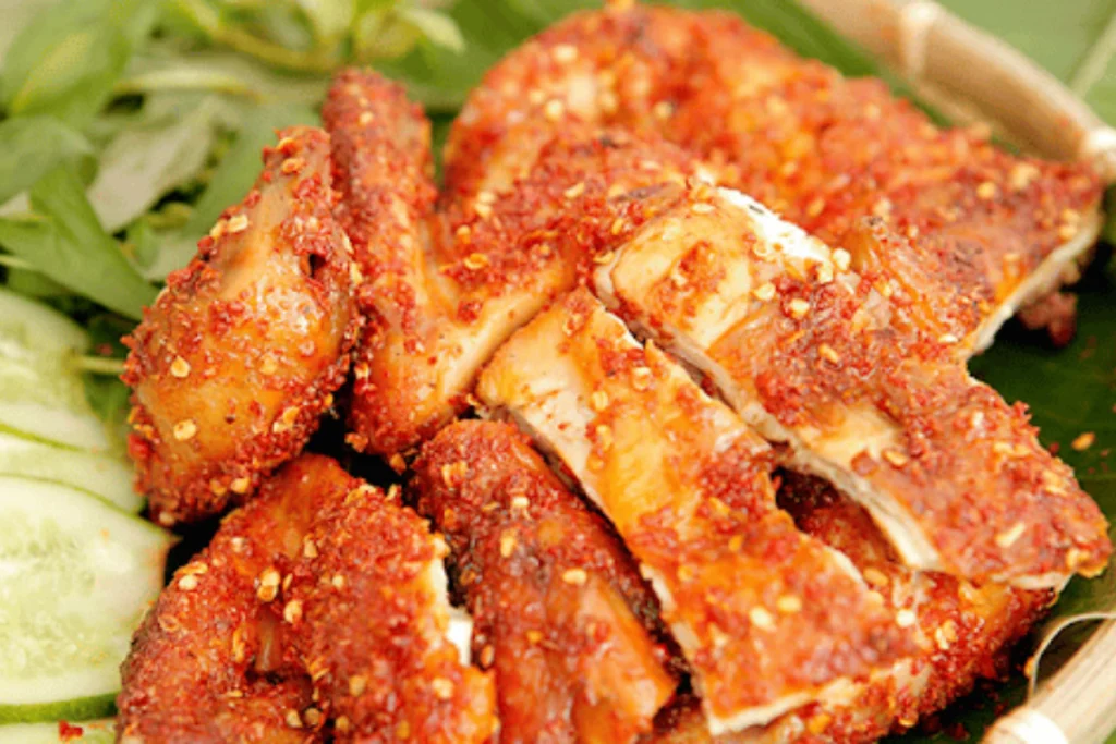 Gà nướng muối ớt có lớp da vàng giòn thấm đẫm hương vị vô cùng kích thích