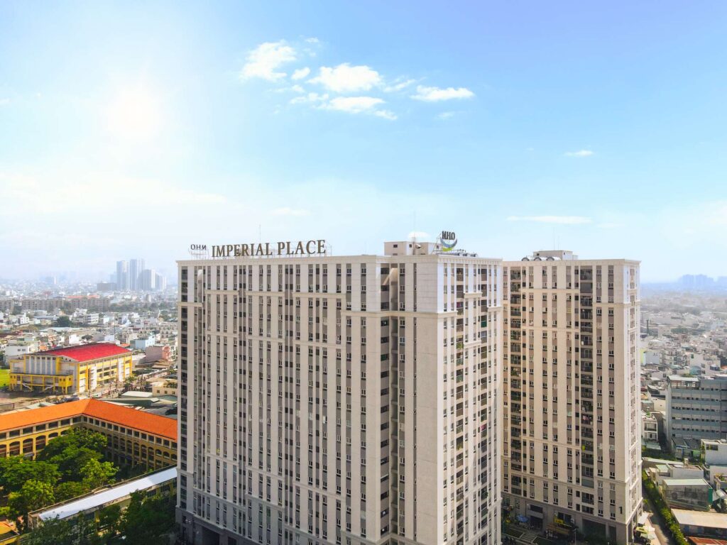 Nội thất căn hộ Imperial Place Bình Tân phòng khách thoáng