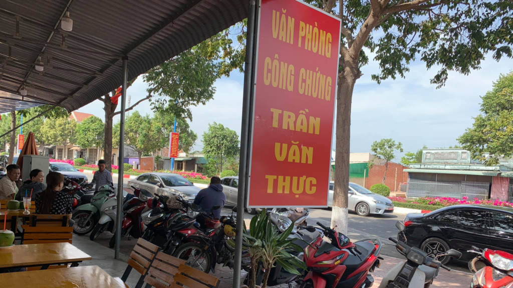 Bảng hiệu văn phòng công chứng Trần Văn Thực huyện Đất Đỏ tỉnh Bà Rịa - Vũng Tàu