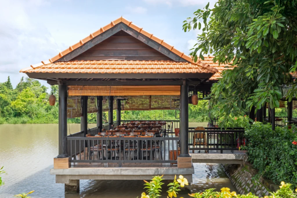 Không gian xanh mát tại sân vườn sinh thái thủy tạ