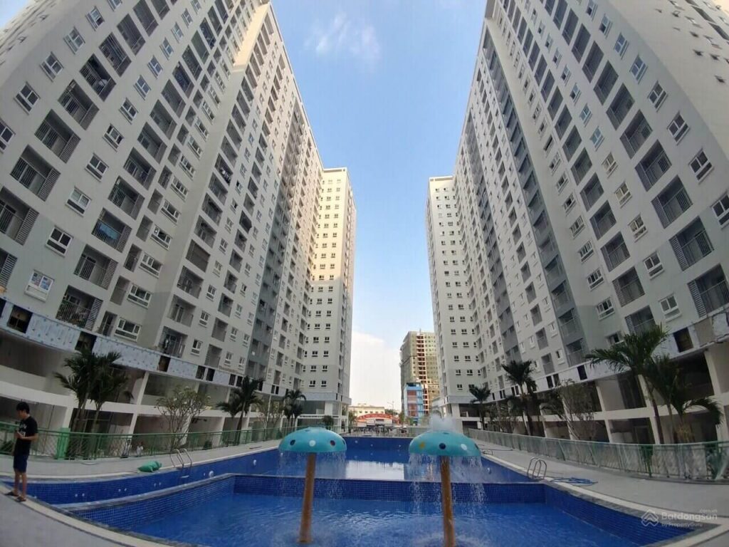Tiện ích khi so sánh chung cư Prosper Plaza và Moonlight Residences
