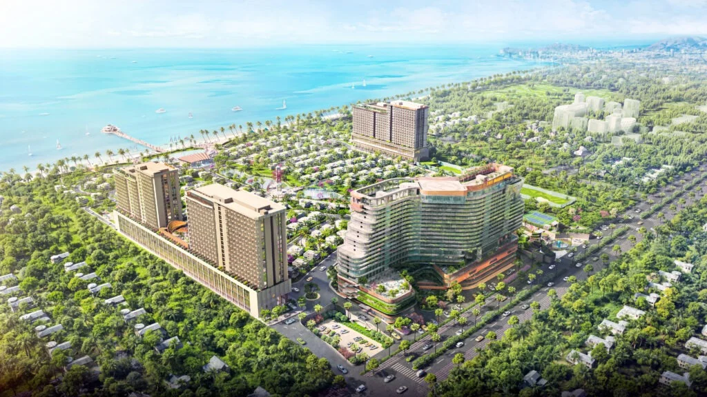 Căn hộ The Maris Vũng Tàu thiết kế hiện đại với cửa kính lớn hướng ra biển.