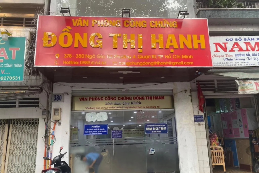 Mặt tiền Văn phòng công chứng Đồng Thị Hạnh trên đường Ngô Gia Tự