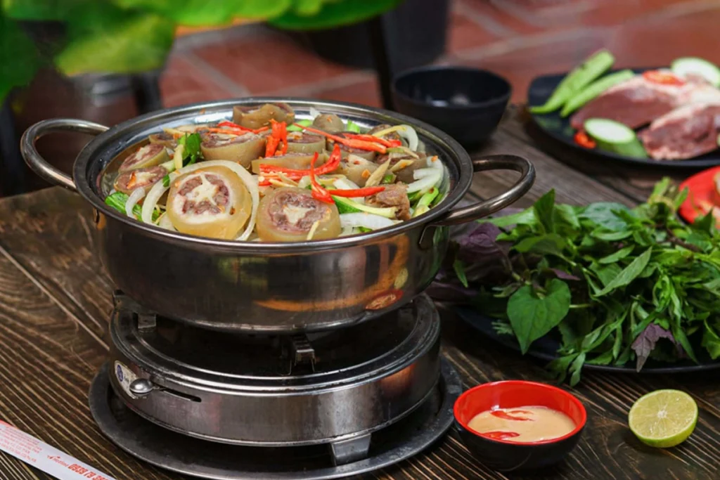 Lẩu bò là món ăn được nhiều thực khách ưa chuộng
