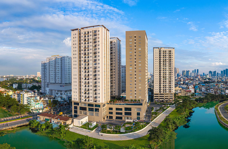 Cụm cao ốc căn hộ chung cư hiện đại ven kênh tại quận Bình Thạnh phân tích bài viết mua chung cư để ở hay để đầu tư tốt hơn
