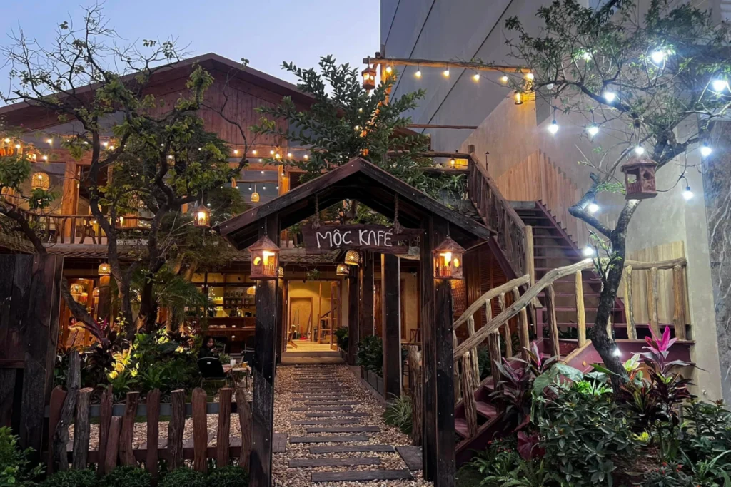 Trải nghiệm hương vị thức uống pha chế thủ công tại quán cafe phường Tăng Nhơn Phú