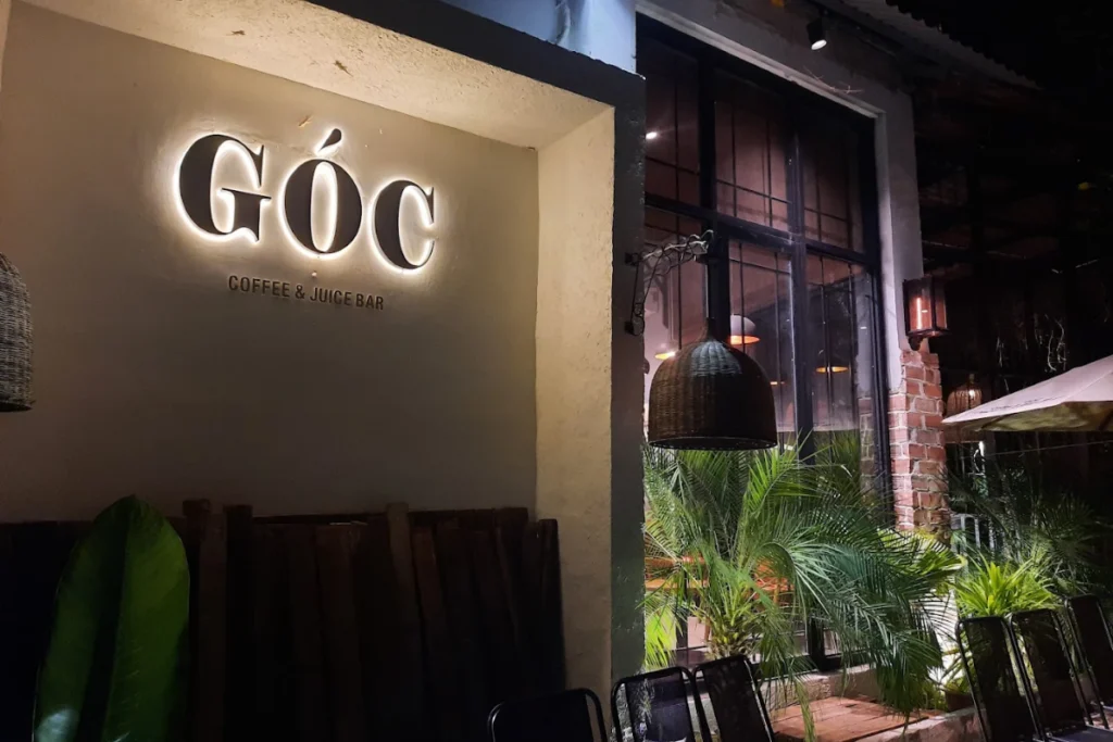Không gian trẻ trung thu hút đông đảo khách hàng